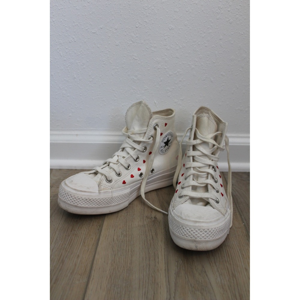 Converse Chuck Taylor All Star Lift Hi White Red Hearts Valentines A01599C 6.5W - Picture 1 of 6